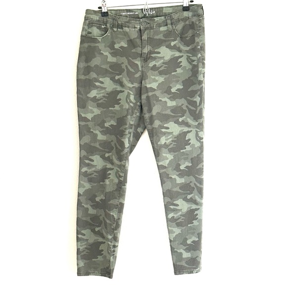 Style & Co Curvy Skinny Leg Camouflage Jeans - Picture 2 of 3